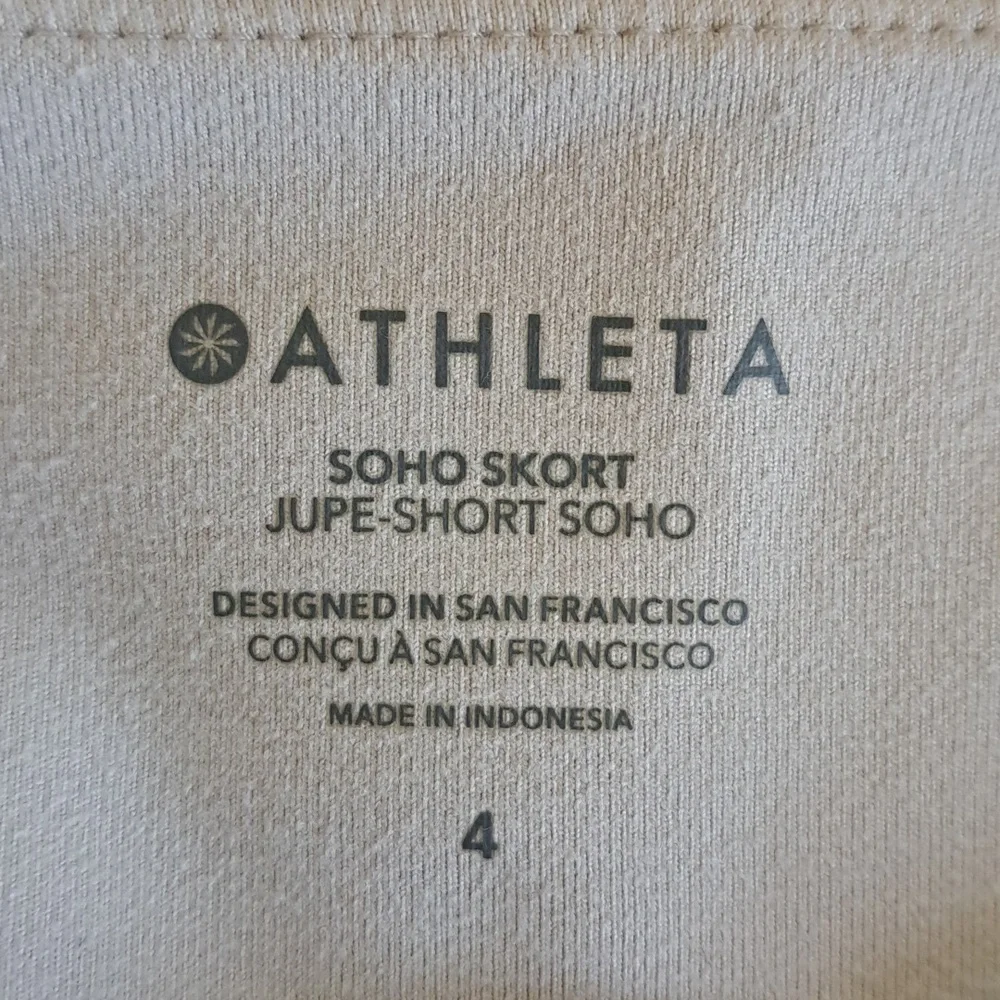Athleta Womens Soho Athletic/Golf/Tennis/Athleisure 16.5